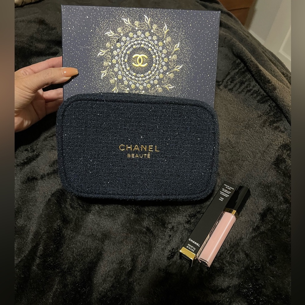 Authentic New Chanel Gift Pouch color is 726 Icing - Rouge Coco gloss!